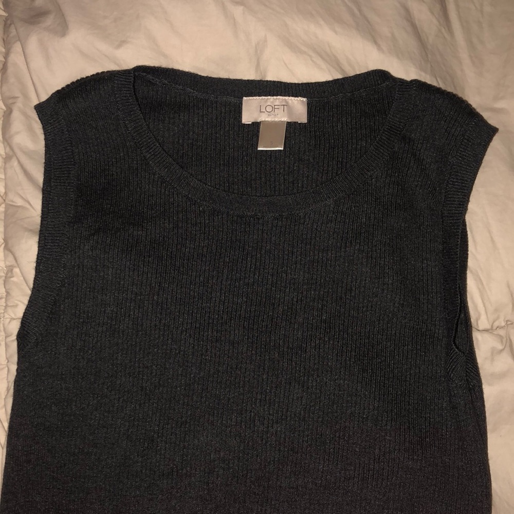 sleeveless sweater